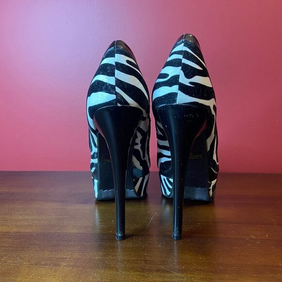 Forever Women's B/W Zebra Print Platform Shoes - Size 7.5 - Picture 5 of 7